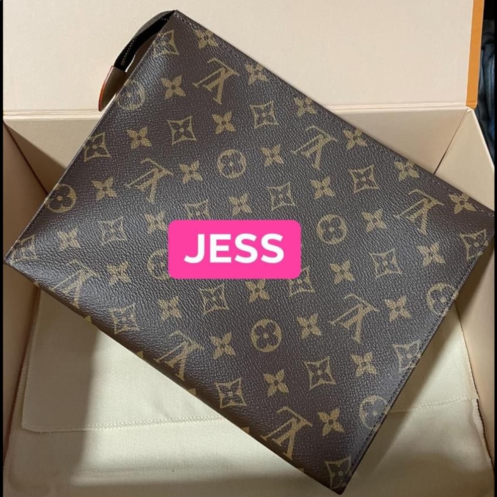 Toiletry 26 LOUIS VUITTON - Picture 3 of 3